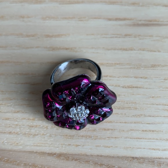 Aldo Purple Flower 🌸 Ring - Picture 3 of 6